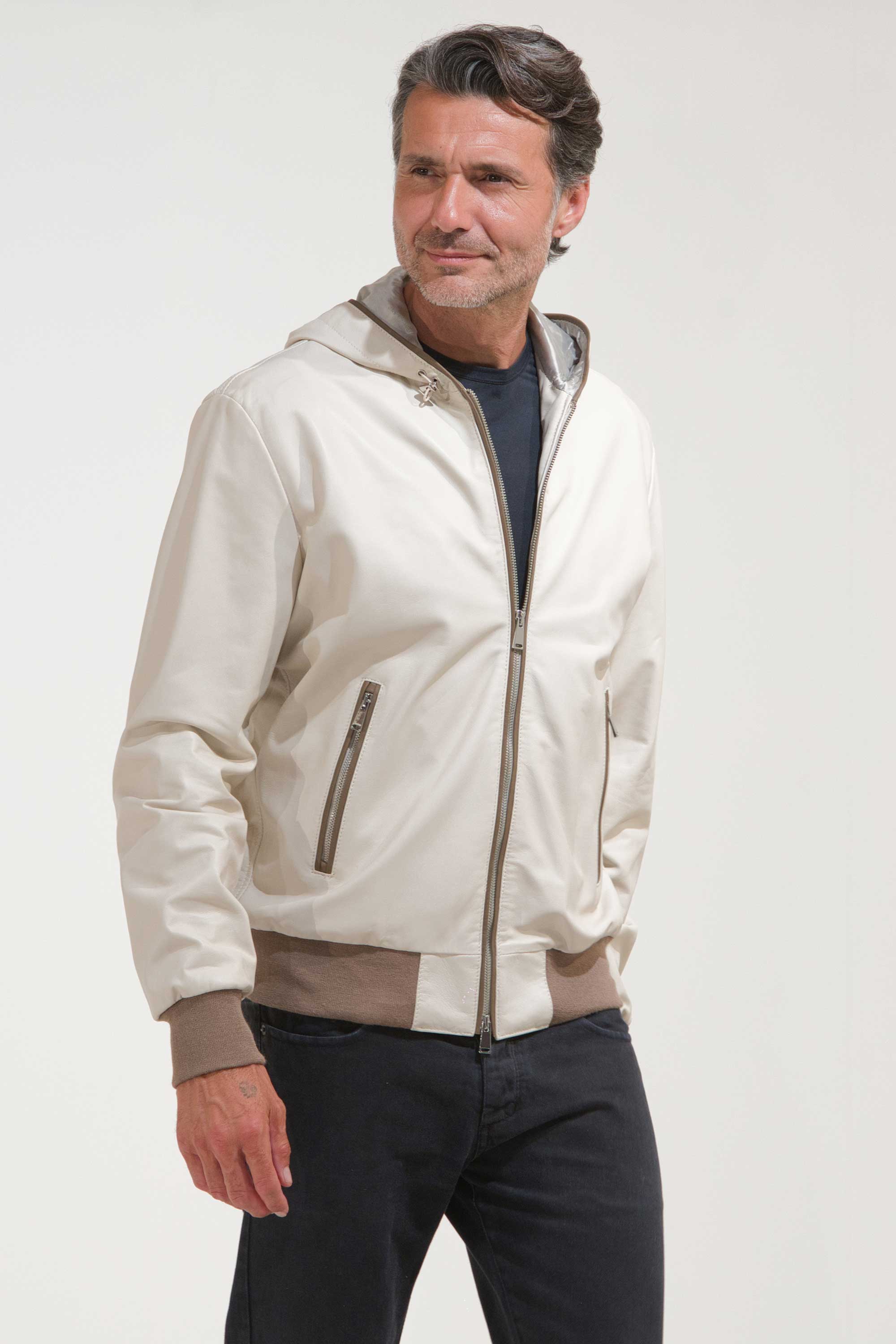 BOMBER PELLE CON CAPPUCCIO BOMBER PELLE CON CAPPUCCIO