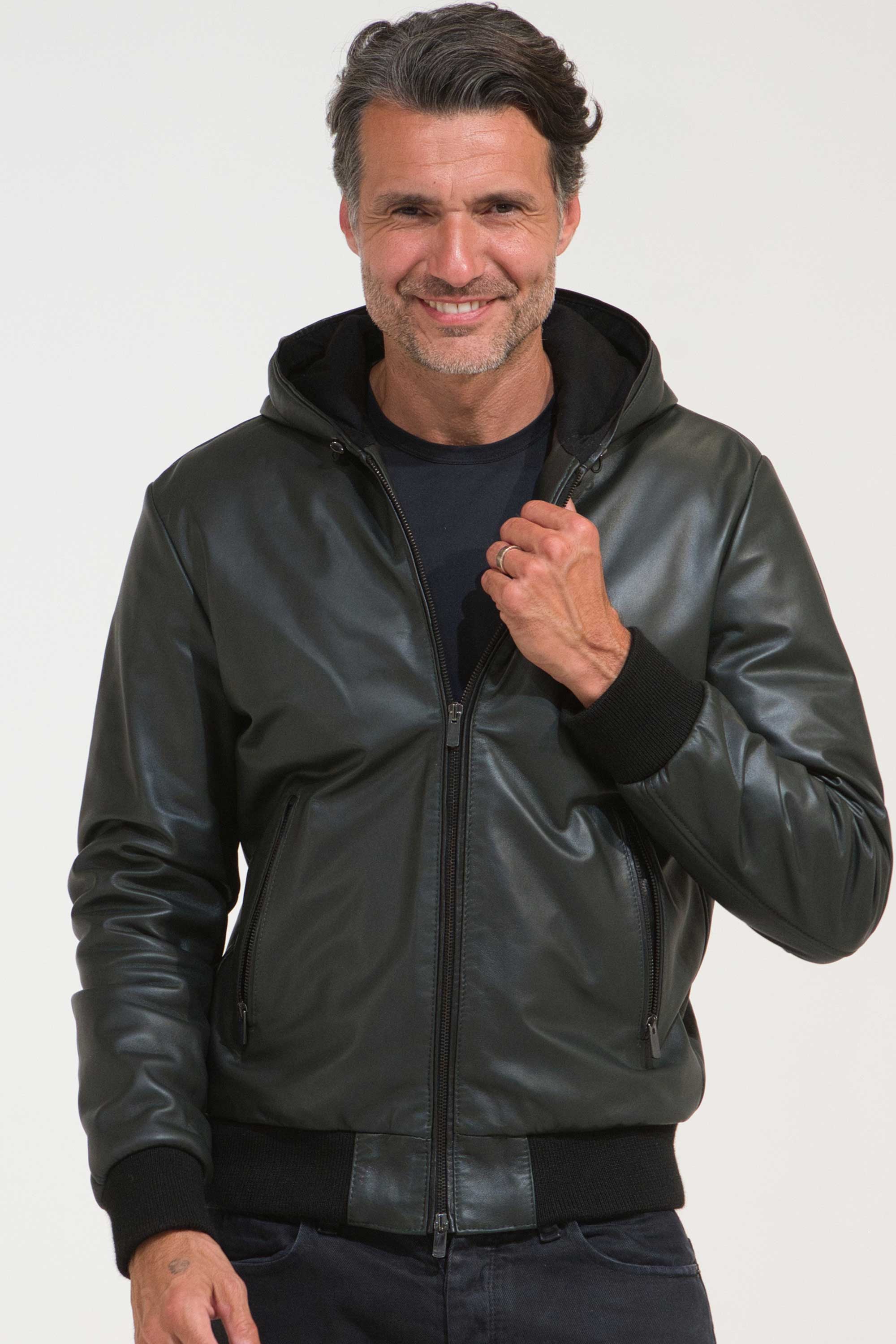 BOMBER PELLE CON CAPPUCCIO BOMBER PELLE CON CAPPUCCIO